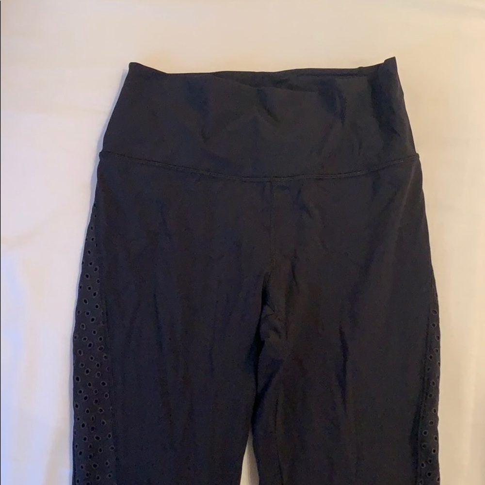Black Lululemon crop spandex